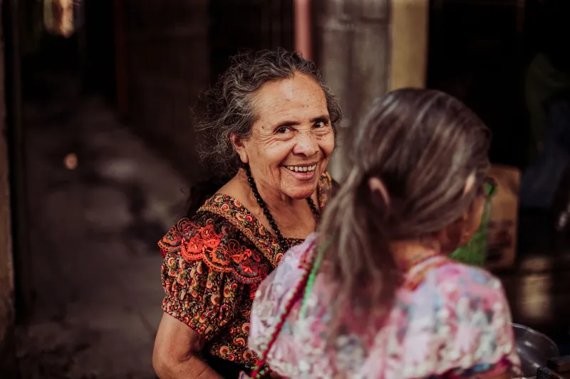 Nuestro Idioma Secreto: Por Qué el Vocabulario Chapín Es la Contraseña Más Poderosa que Tienes